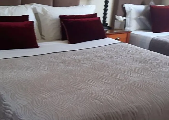 Bed and breakfast Almara House