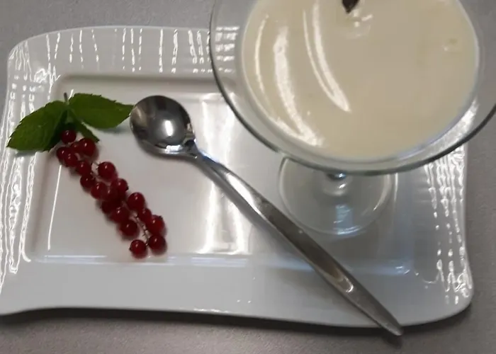 Bed and breakfast Almara House