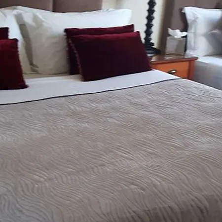 Bed and Breakfast Almara House