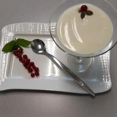 Bed and Breakfast Almara House