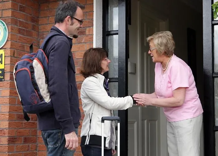 Bed & Breakfast Almara House